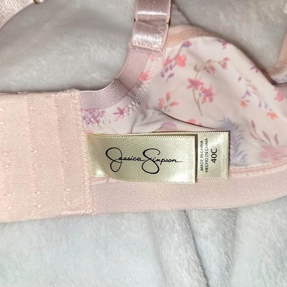 NWT Bra - Picture 7 of 9